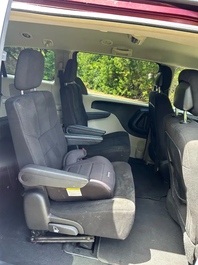 RUST PROOFED Caravan w/Backup Camera!!!!553399117960990727