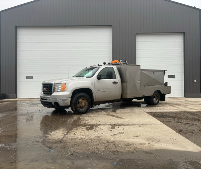 2007 GMC 3500 service truck 4x4