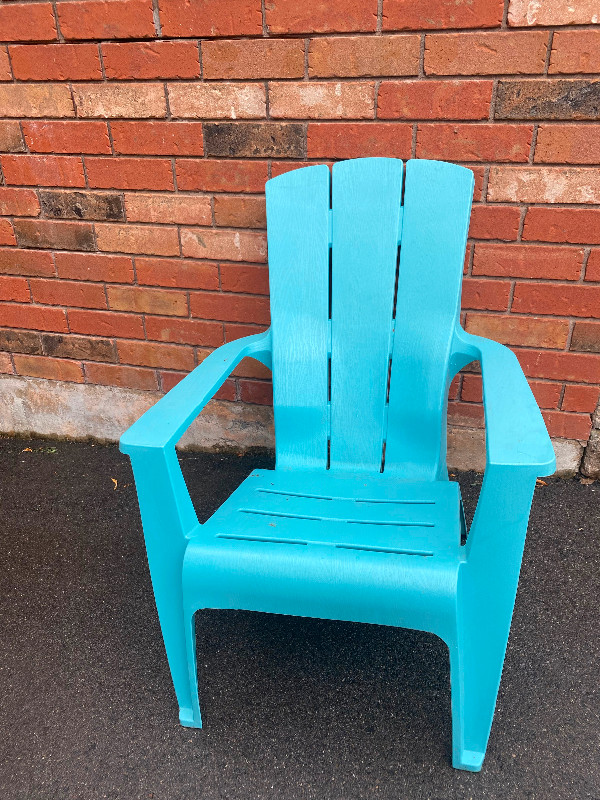 Beach chair in Chairs & Recliners in Oakville / Halton Region
