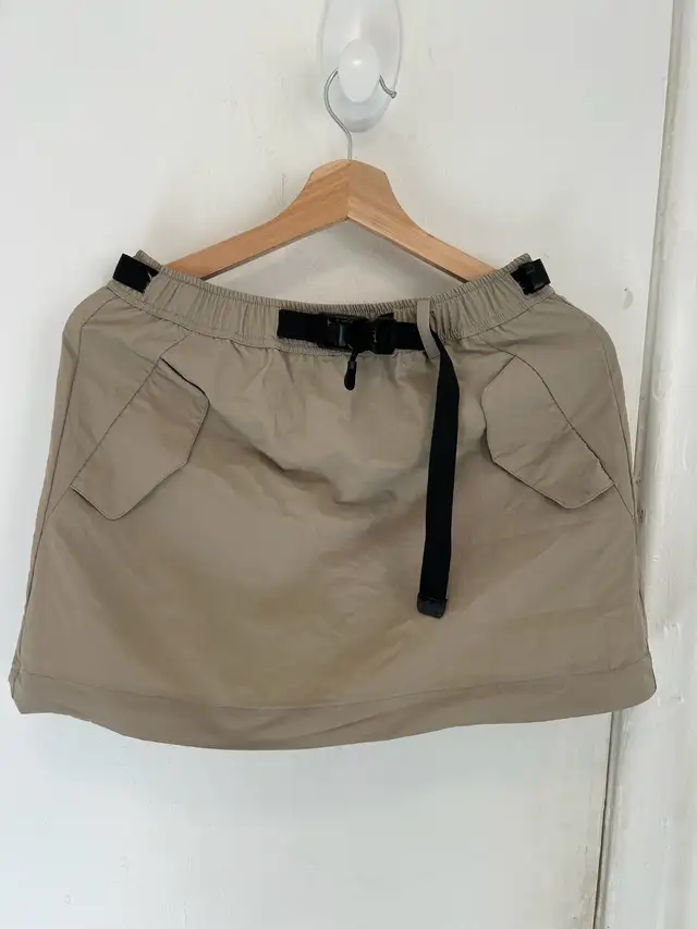 Camping-style skirt in Women's - Bottoms in City of Toronto - Image 4
