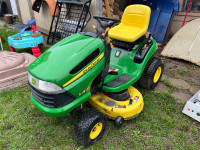 John Deere Lawn Tractor