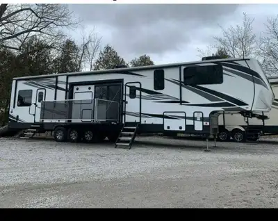2020 Jayco Seismic 2020. 45 ft Jaco Seismic model number 4212 L19G fifth weel, 4 season ultimate shi...