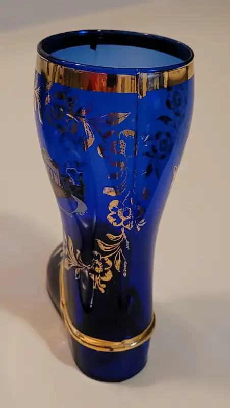 Vintage San Marino Cobalt Blue Glass Boot Glass w/ Gold Flowers in Arts & Collectibles in Oshawa / Durham Region - Image 7