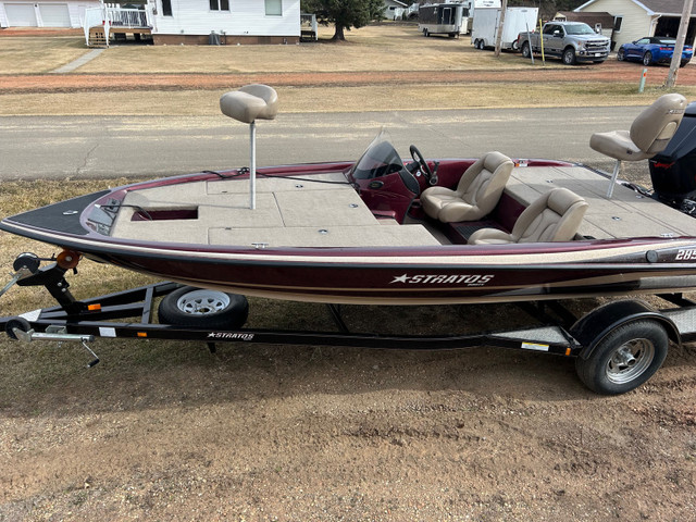 Stratos 285 pro XL Bass Boat in Powerboats & Motorboats in Edmonton