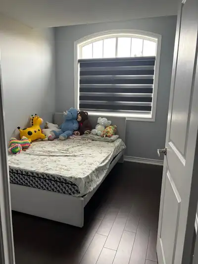 Rooms for rent - Upper Floor - Separate Rooms - No Parking available ( 1 may be arranged but no guar...