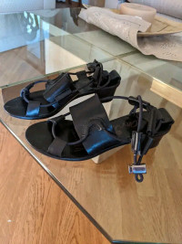 Lanvin sandals horseshoe heel (sz 37)

