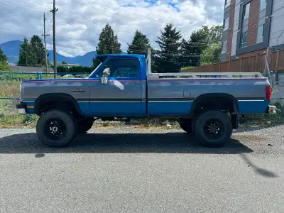 298000 kms Intercooled 5.9 cummins engine runs good 5 speed Getrag 360 Body in good shape for the ye...