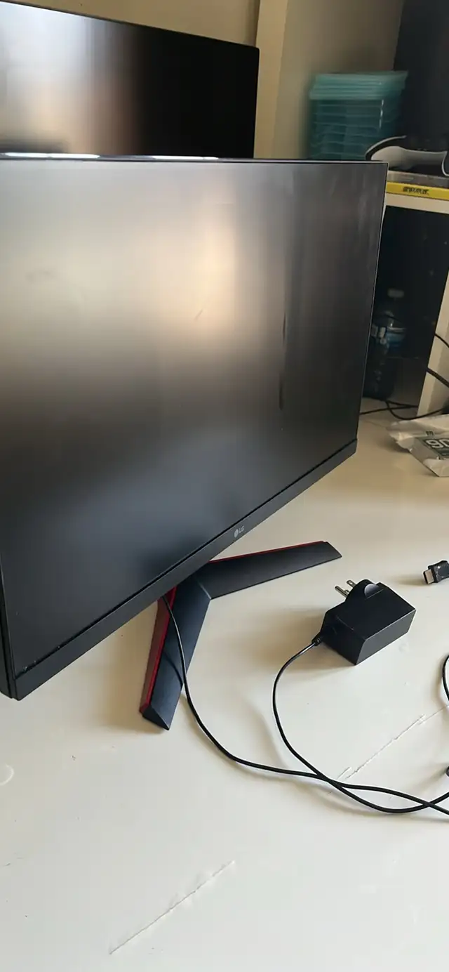 LG 24