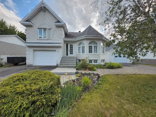 Beautiful house for sale - Lavaltrie628637768783391223