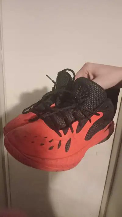Under Armour Shoes 10.5M, View more