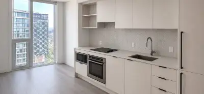 2 BEDROOMS + 2 BATHROOMS. STEPS FROM TMU, DUNDAS SQUARE , HOSPITAL AND DOWNTOWN CORE. LOCATED AT DUN...