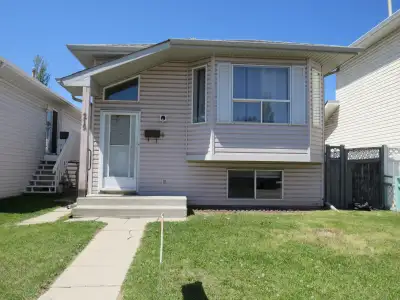 Single house Bilevel style for Rent in Applewood SE, Calgary AB. Nice and clean. 3 Bedrooms on main...