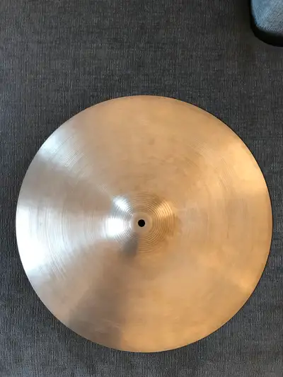 Excellent Condition Awesome Sounding 60'S/70'S (see stamp)... Zildjian AVEDIS 19" Medium Crash/or ca...