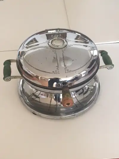 Steam Punk Old Vintage Art Deco Waffle Iron Samson United Corp. Display Only - should be checked by...