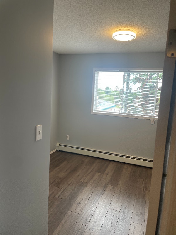 Room for rent Northside. It comes with a private full washroom. Room