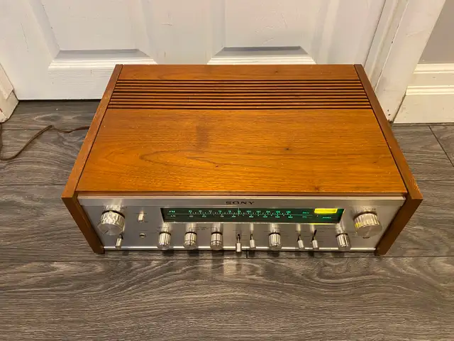 Vintage Sony STR-7045 Stereo Receiver in Stereo Systems & Home Theatre in St. Catharines - Image 3