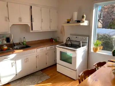 Ahuntsic- grand 4 1/2 cour & jardin-Disponible Mi-juillet 2025