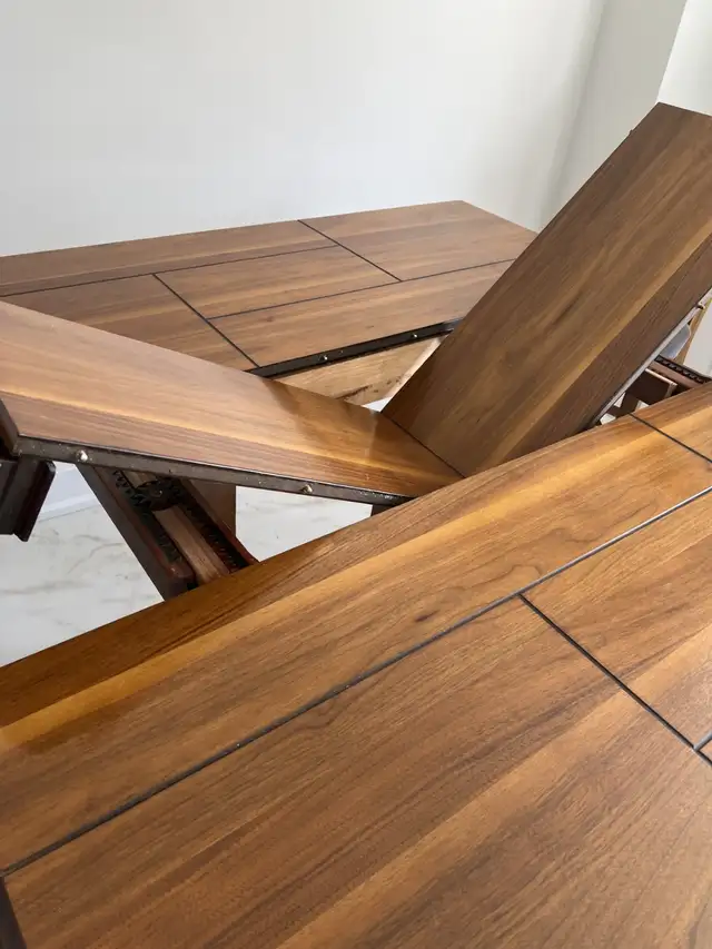 Walnut Kitchen dining table and 4 chairs for sale in Dining Tables & Sets in Markham / York Region - Image 3