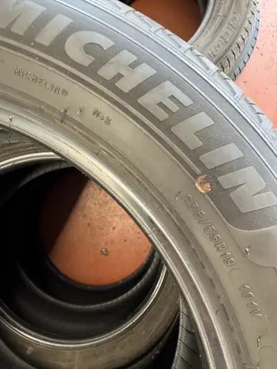 4 Michelin Tires 235/55/19 Tires in excellent shape no plugs They are about 1/2 worn Great price $20...