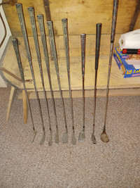 Vintage Golf Clubs(Rt....all 7 for $25)