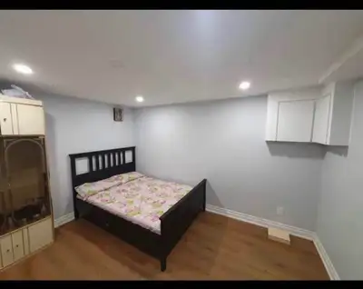 room rent available eastmall and rathburn 3 bed and 3 bath