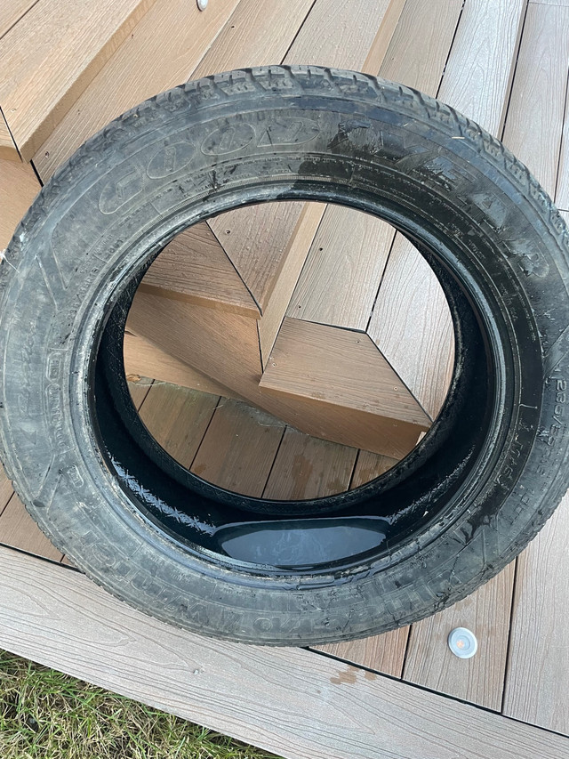 4 pneus Goodyear 235/55/18 dans Ventes de garage  à Laval/Rive Nord