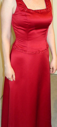 Red Formal Embroidered & Beaded Full Length Gown 6-8.