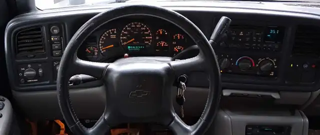 Chevy suburban 2500 in Cars & Trucks in 100 Mile House - Image 8