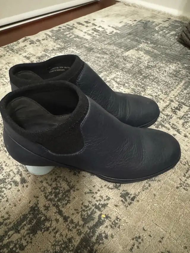 Camper Shoes Size 6.5 in Men's Shoes in City of Toronto - Image 2