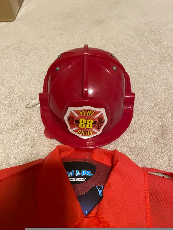 Selling Halloween fireman costume set - 5- 6T in Costumes in St. Albert - Image 3