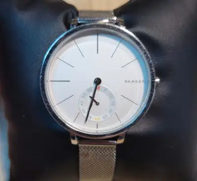 Ladies Skagen wristwatch like new, View more