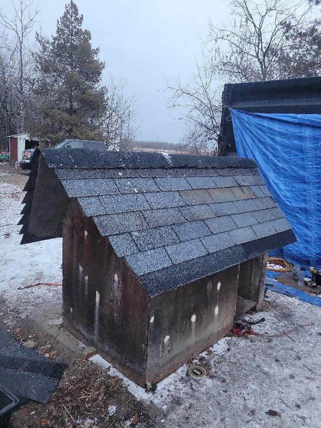 huge insulated dog house.  I deliver. 55"w X 58"H X 91"L in Accessories in Edmonton - Image 2