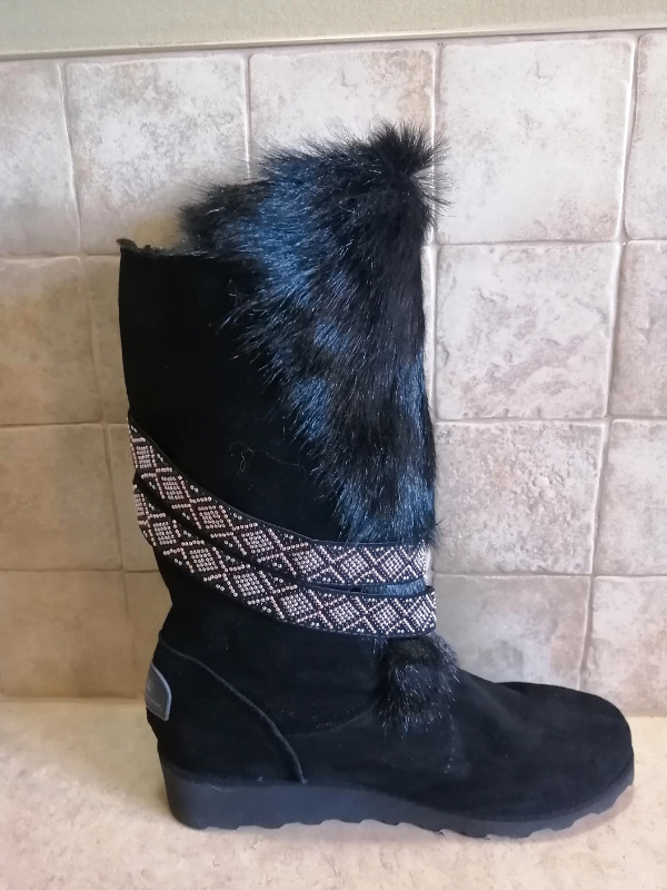 BEARPAW CLAUDIA BLACK FUR BOOT (2158W) - WOMEN'S SIZE 8 in Women's - Shoes in Bedford - Image 2