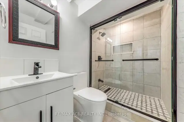 $1800 - 2 Bedroom basement Apartment  in Room Rentals & Roommates in Oshawa / Durham Region - Image 3