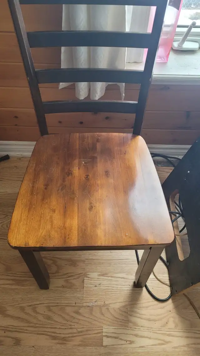 Dining room table set in Dining Tables & Sets in Dartmouth - Image 3