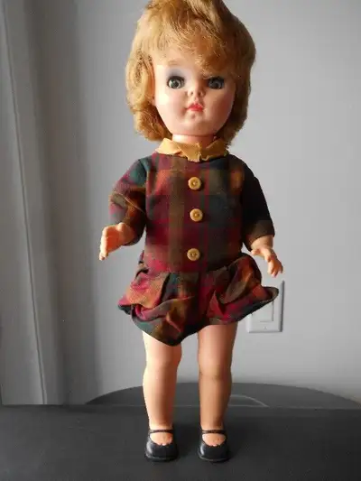 Poupée vintage antique, View more