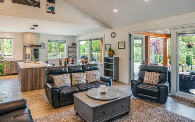 Tranquil Executive Acreage in Coombs - Station Rd63240676312449122