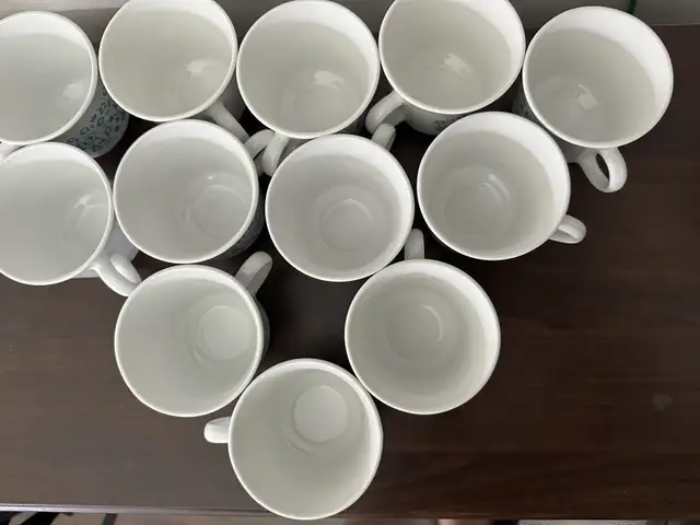 Corelle Mugs (12) and Sugar bowl and creamer in Kitchen & Dining Wares in City of Toronto - Image 5