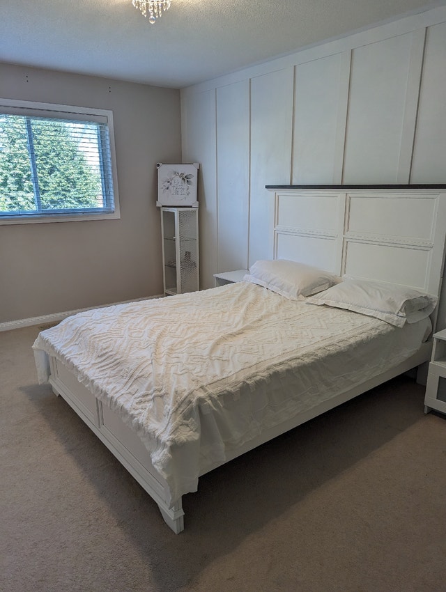 PG rooms for rent in Whitby close to Taunton shopping centre Long