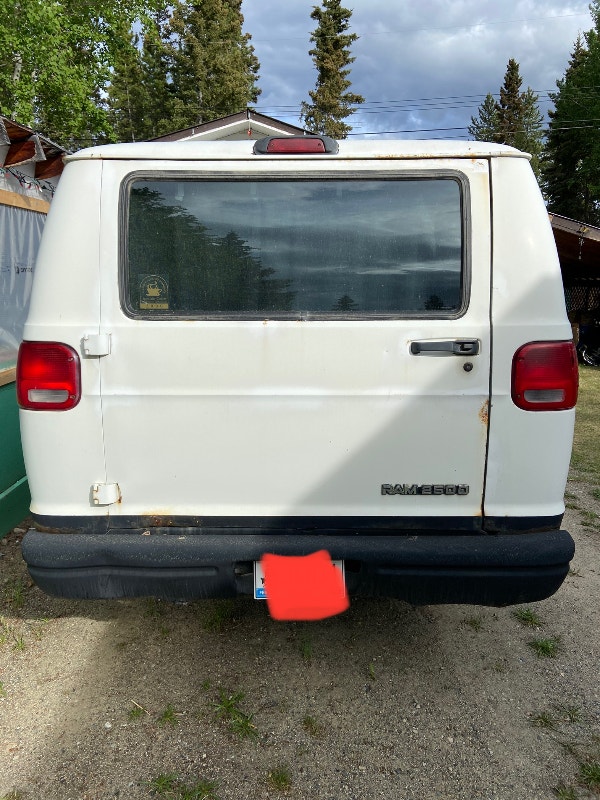 1999 DODGE MAXI VAN Cars & Trucks Whitehorse Kijiji