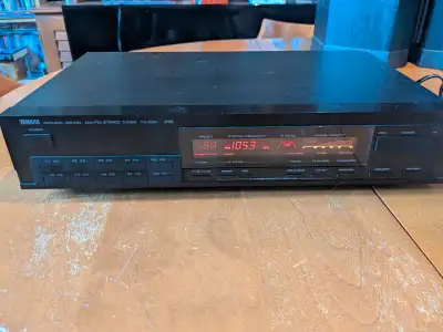 Yamaha TX-530 digital tuner, View more