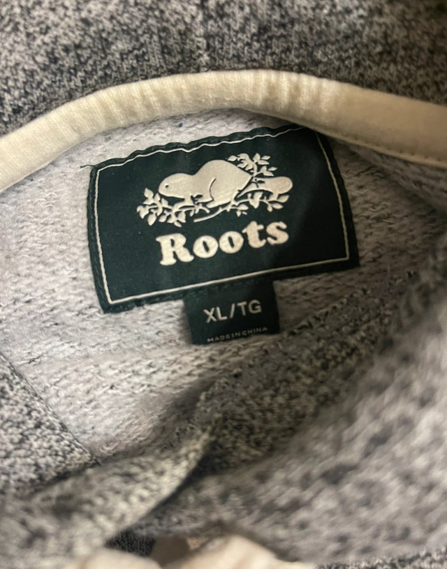 Roots Sweater in Other in Markham / York Region - Image 2