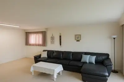 3-BDR MAIN Floor | 5 min walk to STC | Sept 1 | Students