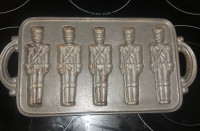 1985 John Wright Co. USA toy soldier cast iron cookie sheet