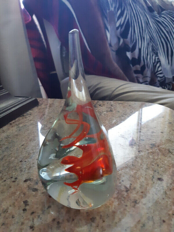 FIRST $85 ~ HAND BLOWN ORANGE SPIRAL TEAR DROP WEIGHT ~ in Arts & Collectibles in St. Catharines - Image 4
