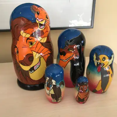 Disney Matryoshka Lion King 5 Piece Set Wooden Nesting Dolls. Mufasa and Simba, Scar, Hyena, Rafiki,...