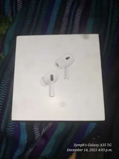 Listen up, music aficionados! I'm selling these used Apple AirPods Pro, offering pristine audio qual...