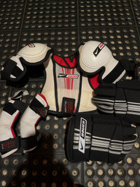 Bauer ignite youth xl shoulder, hockey gloves,  elbow and shin 