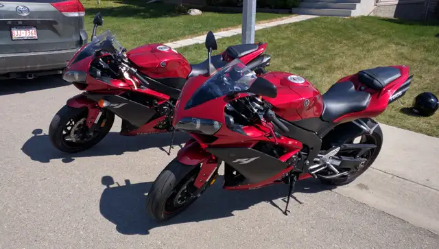2007 Yamaha R1 in Sport Bikes in Calgary - Image 2