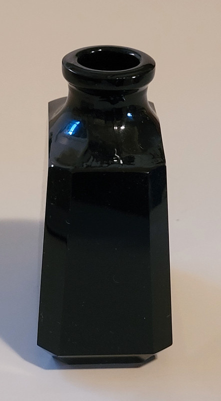 Vintage Rare Black Parka Crystal Bottle 24% PbO  - 3" Tall in Arts & Collectibles in Oshawa / Durham Region - Image 3